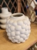 Vaso Decorativo Cerâmica Textura Em Bolinhas Casa Escritório